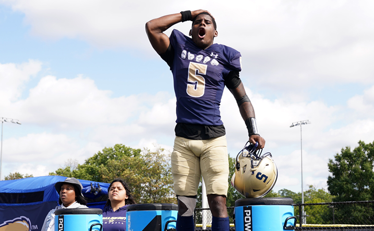 GU Quarterback Brandon Washington with helmet